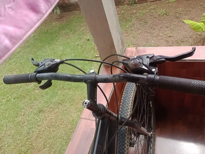 Vendo uma bicicleta semi Nova 