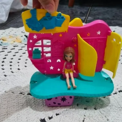 Loja de roupas Polly Pocket coleção que gruda na parede