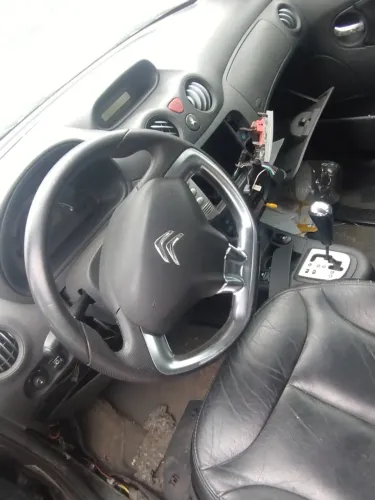 CITROEN C3 1.6 FLEX SUCATA DE LEILÃO 