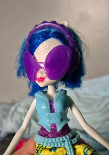 Boneca Dj pon 3 equestria girls praticamente nova