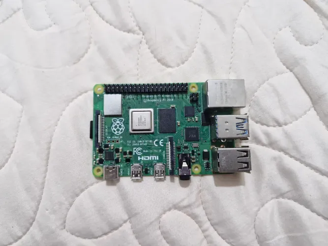 Raspberry Pi 4 Model B com 4gb de RAM