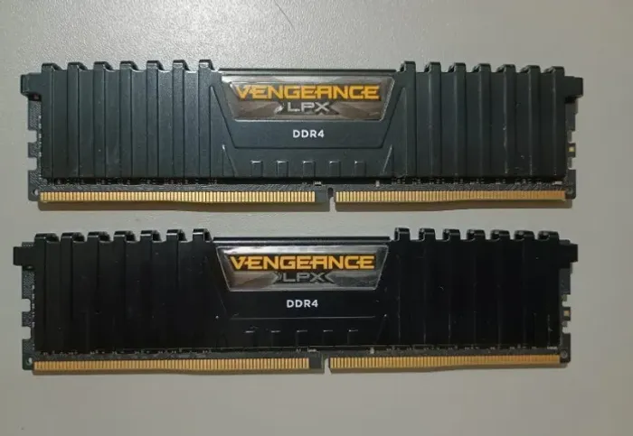 2 Unidades 16GB cada  de Memória RAM Vengeance LPX preto 32GB 2 Corsair CMK32GX4M2E3200C16