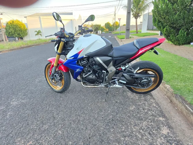 Vende se cb 2012