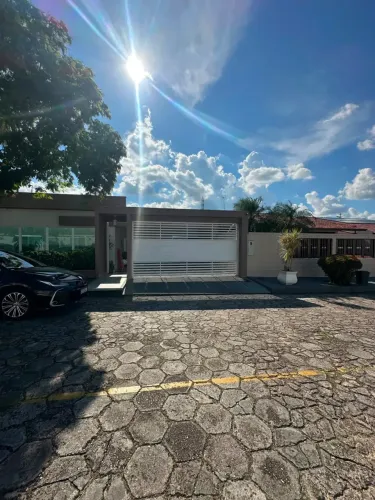 Casa Alto Padrão com 4 quartos, 4 vagas e 320m² à venda no Condomínio Greenwood Park - Ale