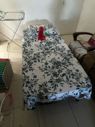 Cama box conservada