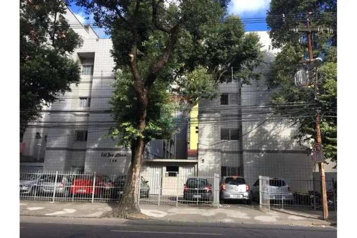 Vendo apartamento no Espinheiro com 2 quartos e 62 m2