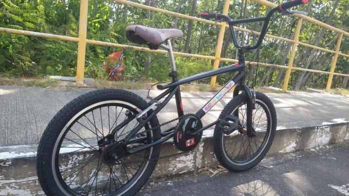 Bicicleta aro 20 BMX toda ok. Entrego