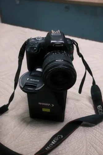 Canon EOS Rebel SL2 + lente Canon EF-S 10-18mm IS