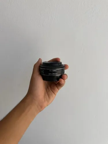 Canon EF-S 24 mm f/2.8 STM