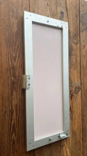porta de alumio com vidro branco para cozinha - sala 79,5x32,5