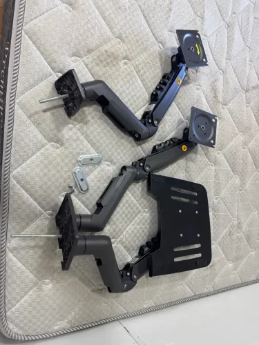 Suporte articulado para dois monitores e 1 notebook 