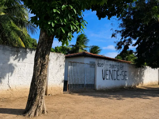 Casa com terreno para vender ou alugar