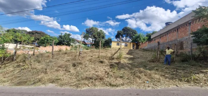 Terreno com escritura 720m2