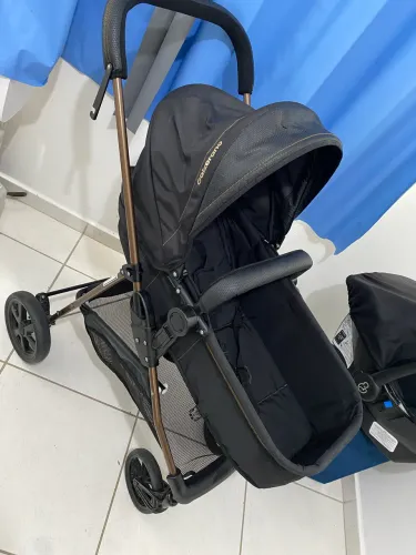 Carrinho de bebê Galzerano em perfeito estado 4 em 1 Seminovo com manual e nota fiscal
