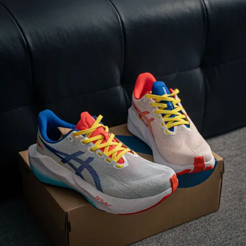 Tênis Asics Novablast 6