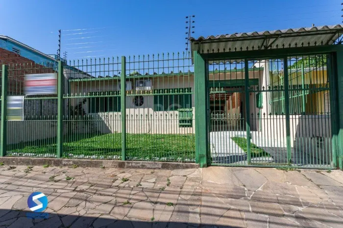 Casa para Venda - 143.32m², 3 dormitórios, sendo 1 suites, 5 vagas - Parque Santa Fé