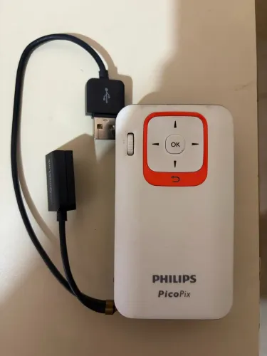 Mini projetor de bolso Philips PicoPix PPX2330