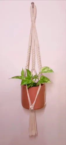 Suporte de planta em macramê