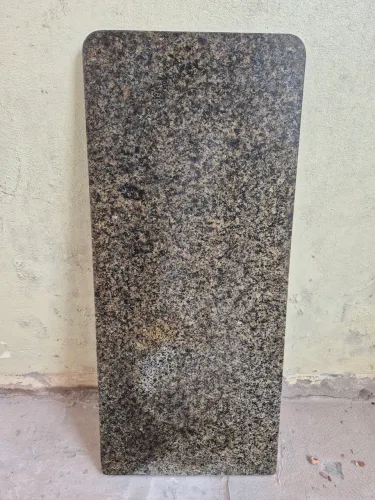 Tampo de granito