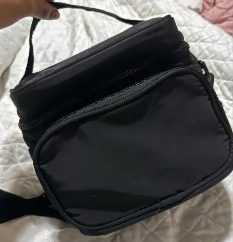Bolsa térmica com alça e dois compartimentos 
