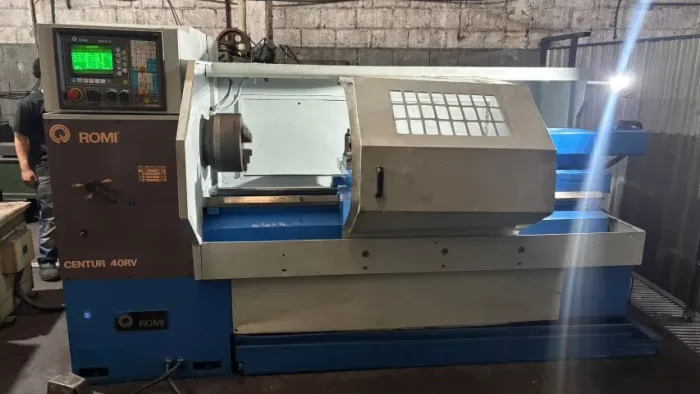 Torno CNC ROMI Centur 40 RV Comando MACH 8