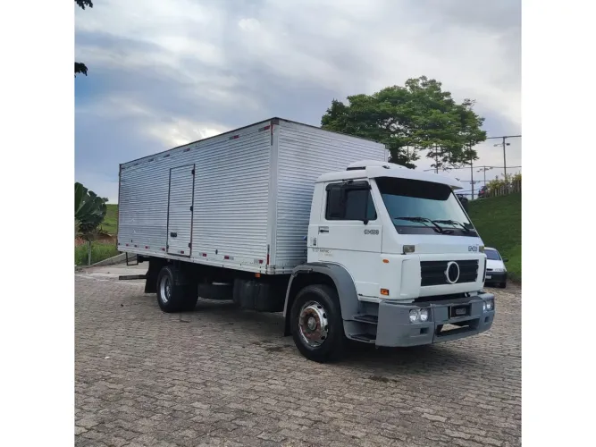 Volkswagen 15.180 2002