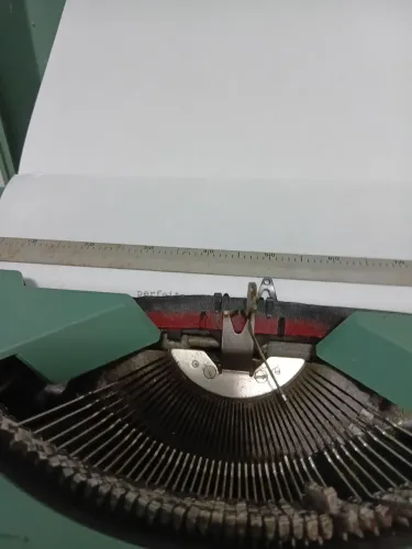 Maquina de escrever portatil