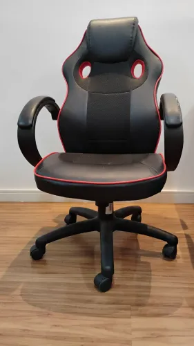 cadeira gamer preta, altura regulável
