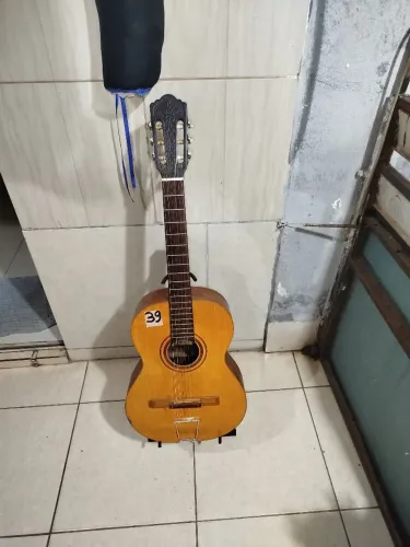Violão acústico