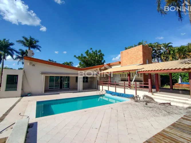 IATE CLUBE CAMPINAS - Casa de Alto Padrão à Venda no Iate Clube de Campinas em Americana