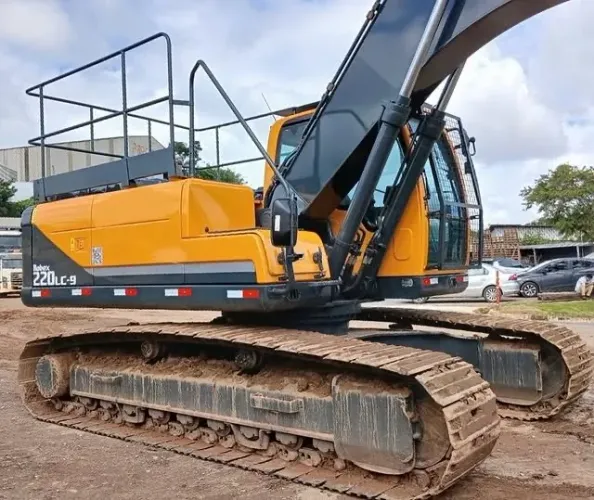 Escavadeira Hyundai 220 LC-9