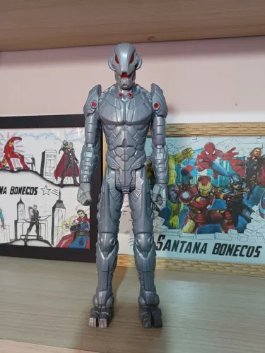 Ultron 30cm original marca Hasbro
