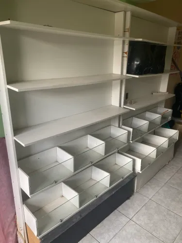 Vendo móveis de loja e balcão 