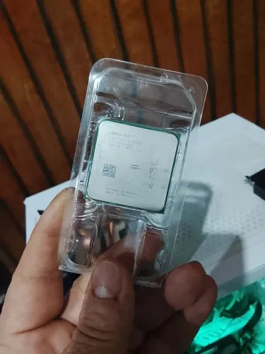 Processador FX AMD 8350 4.2Ghz +2 pende de 8Gb ddr3 16Gb