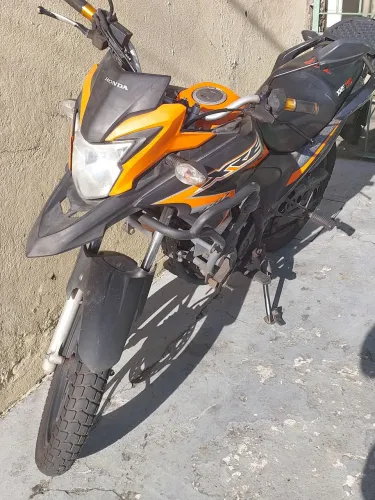 Moto XRE 190 top