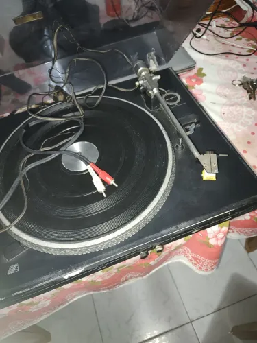 Vendo um toca discos da Philips 