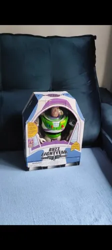 buzz Lightyear - Disney store