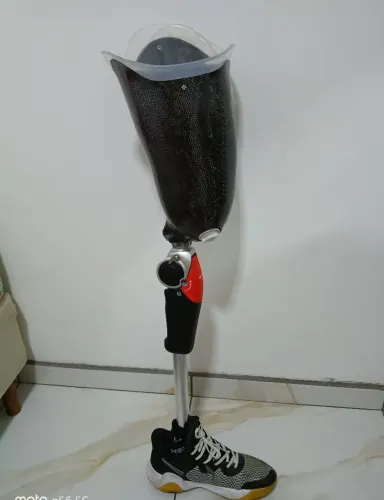 Prótese transfemoral 