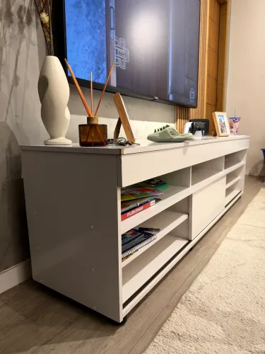 Rack Branco para sala de estar - 1,80