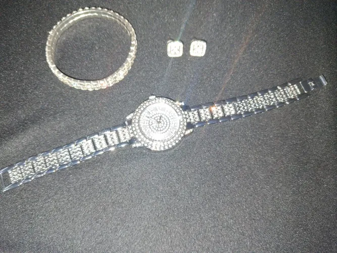 Conjunto Relógio pulseira e brincos