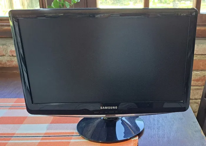 Monitor Samsung 15 Polegadas - Leia o anúncio 