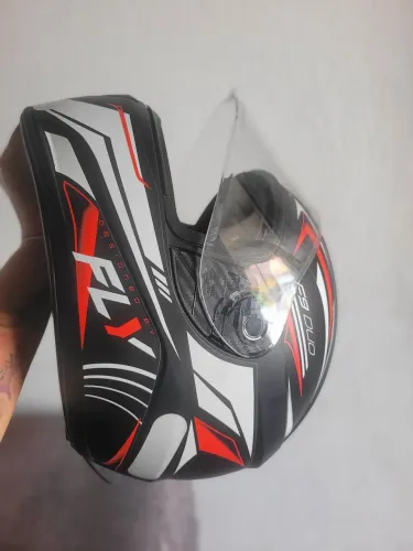 CAPACETE PARA MOTO, USADO SÓ 20 DIAS 