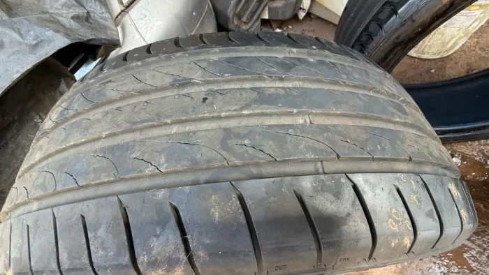 PNEUS 245/45 R20