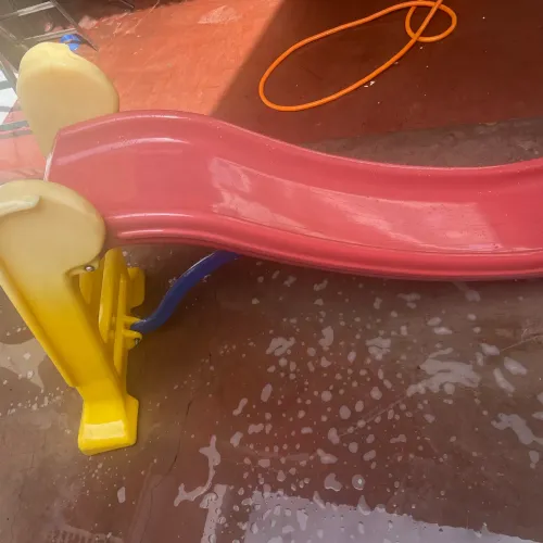 Escorregador infantil