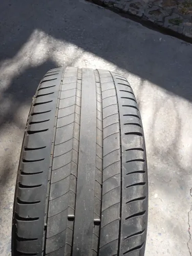 pneu Michelin 215 55 17 94v