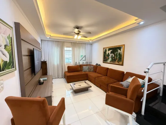 Casa para venda em Vila Alexandria com 3 quartos, sendo 3 suítes, 146m²