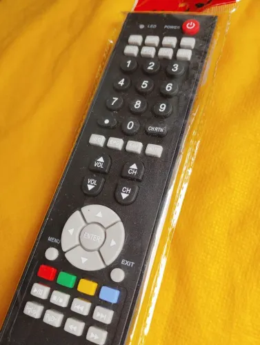 Controle remoto para TV LCD da marca Semp Toshiba