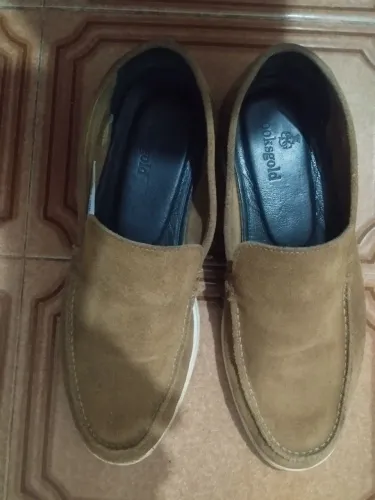 Vende-se mocassim brooksgold em couro o tel: *riginal!39-40