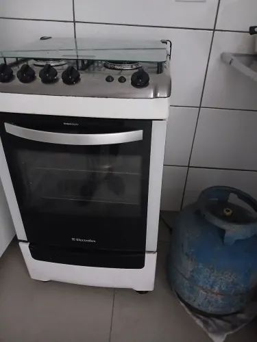 Fogão com casco de gas
