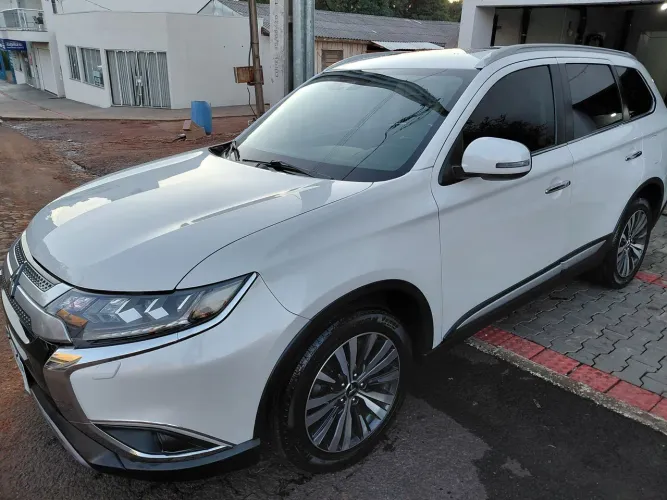 Mitsubishi Outlander HPE-S 2.2 Diesel 4X4 Aut. 2019